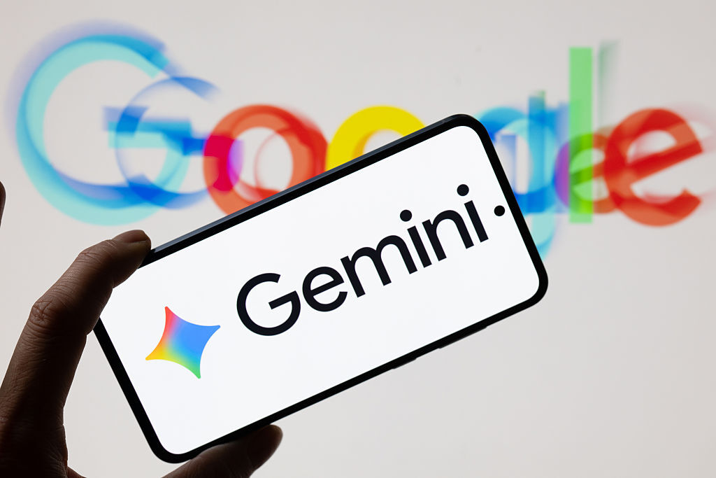 APPLE GEMINI 1 BILLION visual data 3